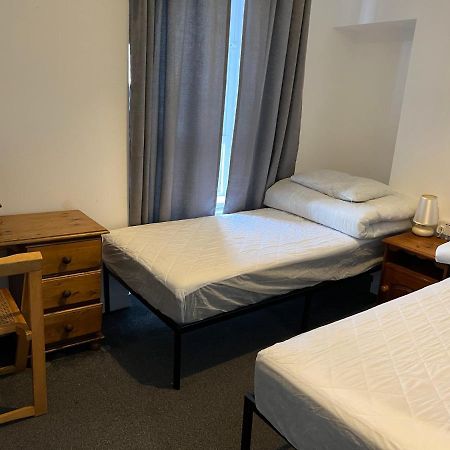 ダンディー Scotland Beds Bed & Breakfast エクステリア 写真
