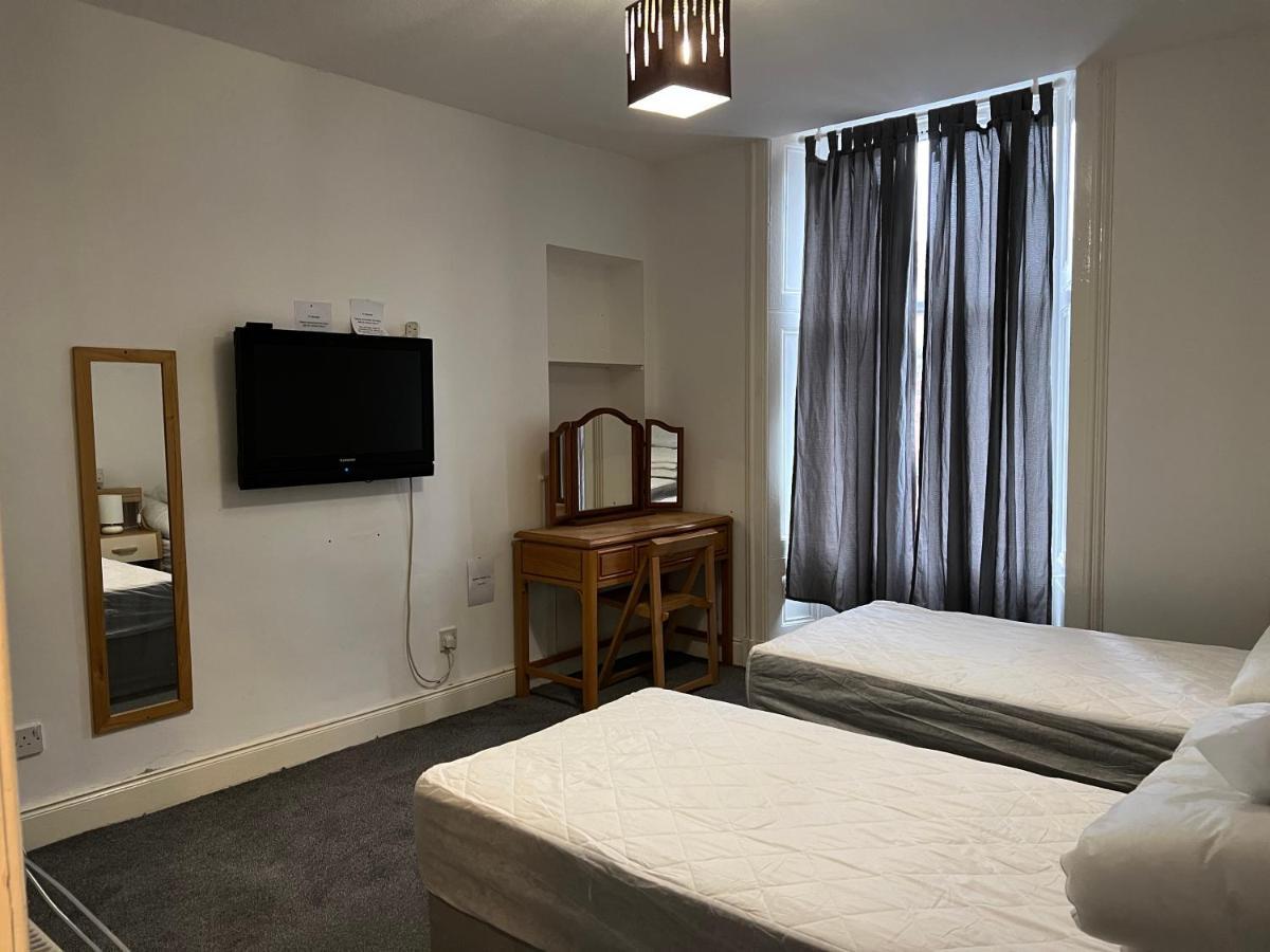 ダンディー Scotland Beds Bed & Breakfast エクステリア 写真